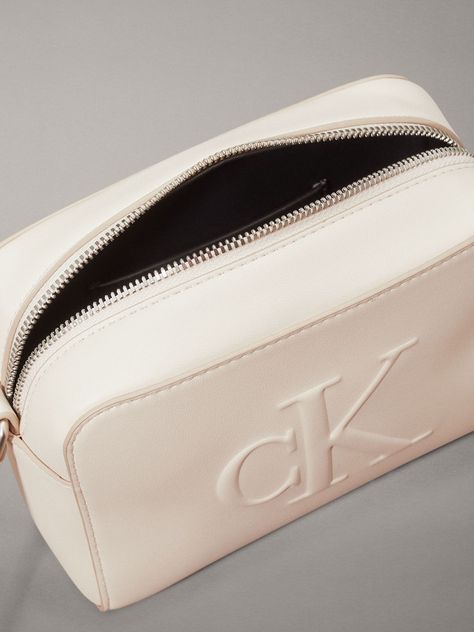 Bandolera Sculpted Deboss Beige Calvin Klein-2
