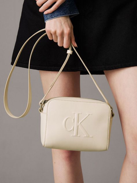 Bandolera Sculpted Deboss Beige Calvin Klein-5