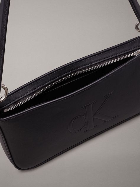 Cartera Sculpted Pouch Negro Calvin Klein-2