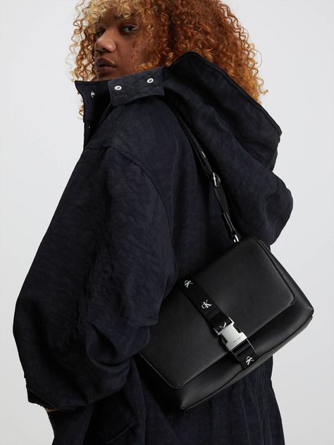 Bolso bandolera ultraligero con solapa Negro Calvin Klein K60K610700-BDS-3