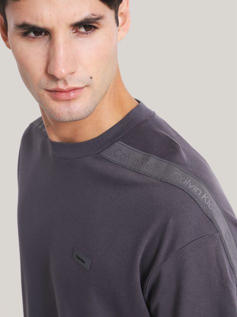 Polera Tonal Debossed Gris Calvin Klein-3