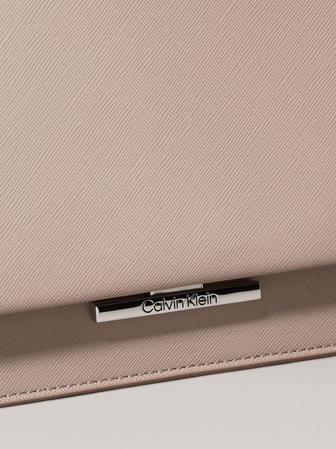 Bandolera CK Linear Beige Calvin Klein-3