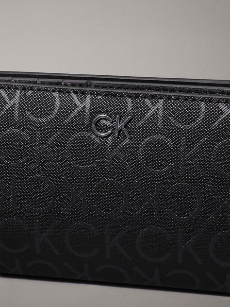 Billetera CK Daily Bifold Mono Negro Calvin Klein-3