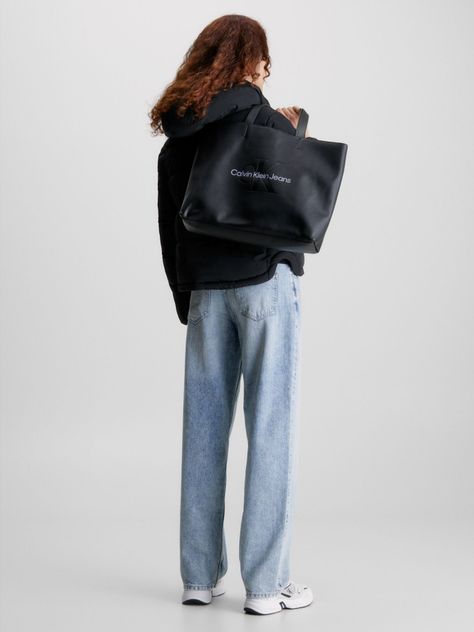 Cartera Sculpted Slim Tote Negro Calvin Klein-3