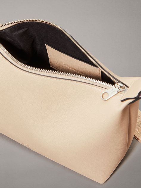 Cartera Over Webbing Beige Calvin Klein-2
