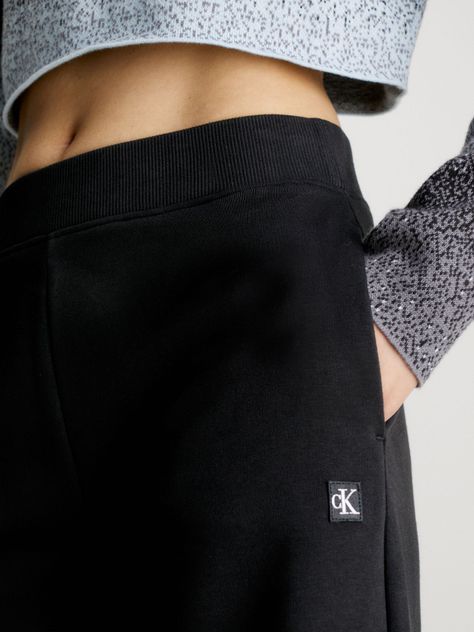 Jogger Ck Embro Badge Negro Calvin Klein-3