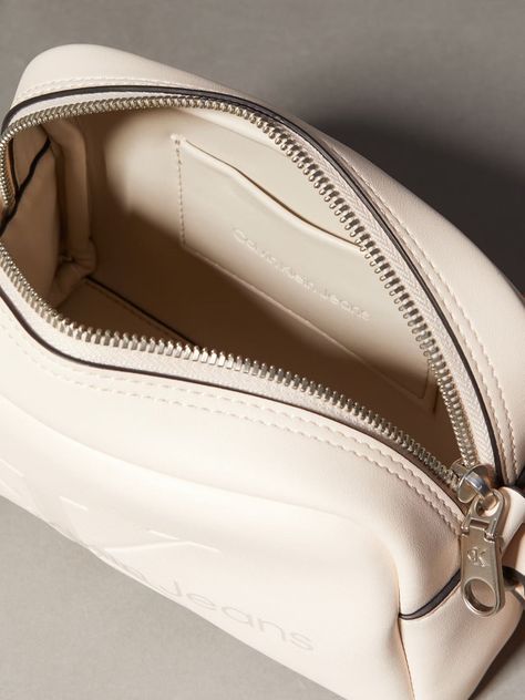 Bandolera Sculpted Beige Calvin Klein-2