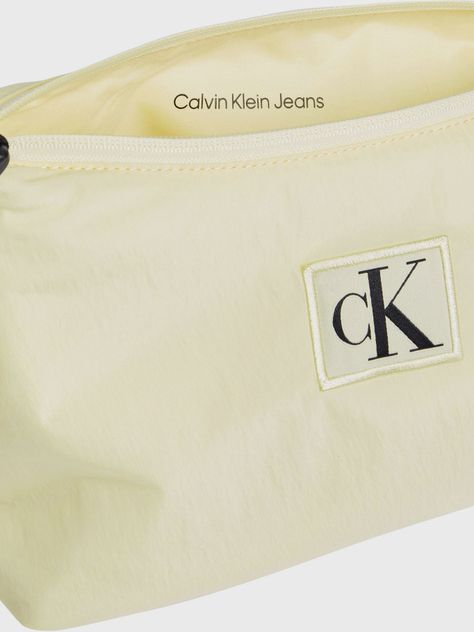 Cartera City Nylon Amarillo Calvin Klein-3
