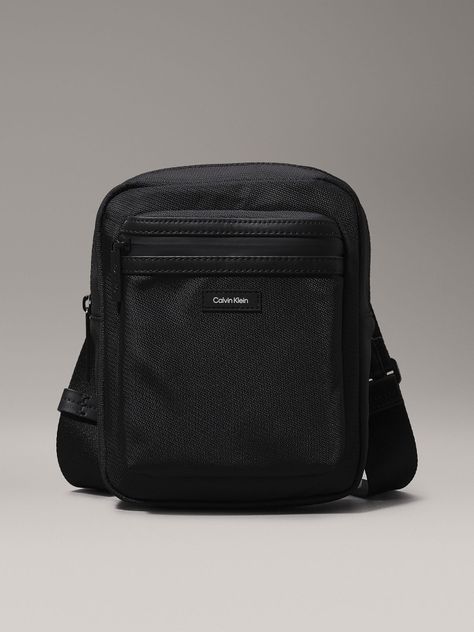 Bolso Reporter CK Essential Negro Calvin Klein-0