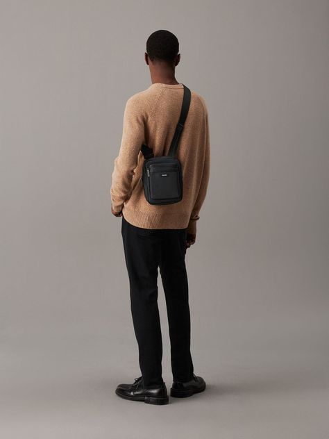 Bolso Reporter CK Essential Negro Calvin Klein-1