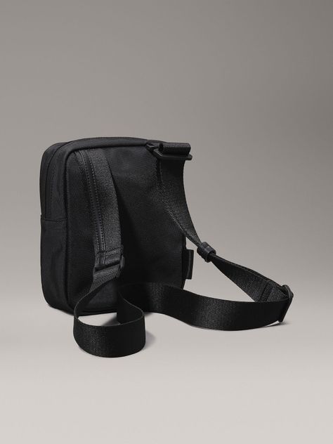 Bolso Reporter CK Essential Negro Calvin Klein-4