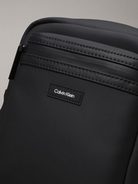 Bolso Reporter CK Essential Conv Negro Calvin Klein-3