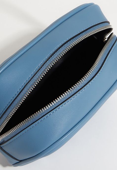 Bandolera Sculpted Mono Azul Calvin Klein-3