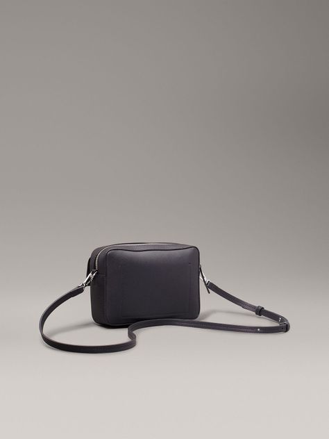 Bandolera CK Linear Saffiano Negro Calvin Klein-4