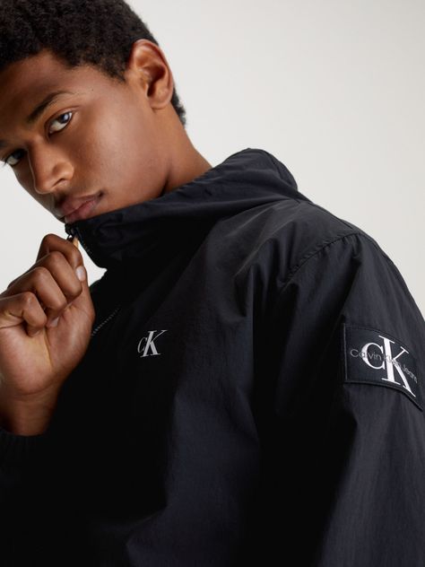 Cortaviento Relaxed Negro Calvin Klein-3