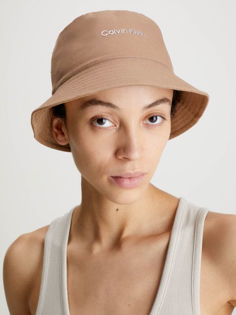 Gorro de pescador reversible de algodón orgánico Café Calvin Klein-3