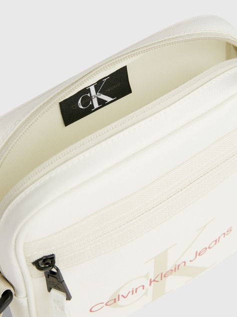 Bolso Reporter Sport Essential 18 M Blanco Calvin Klein-3