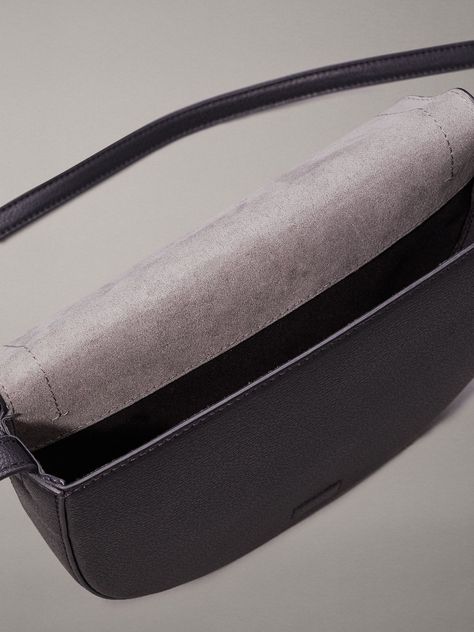 Bandolera Monogram Negro Calvin Klein-2