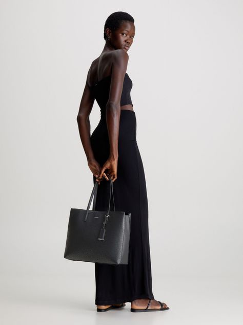 Cartera Shopper Ck Must Epi Mono Negro Calvin Klein-4
