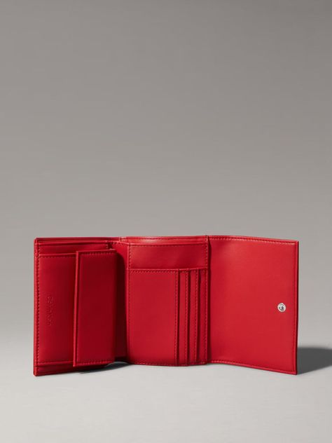 Billetera CK Must Trifold Rojo Calvin Klein-2