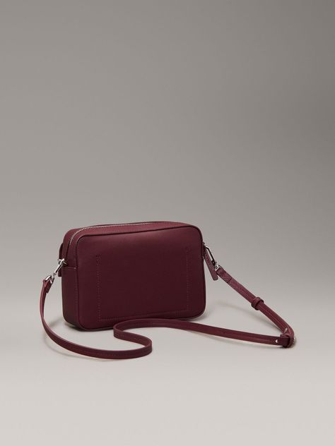 Bandolera CK Linear Saffiano Burdeo Calvin Klein-4