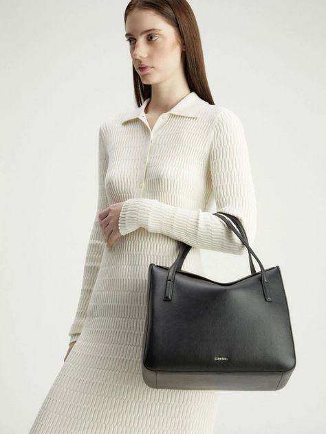 Cartera Shopper Soft Sculpt Negro Calvin Klein-1