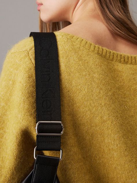 Cartera Over Webbing Negro Calvin Klein-3