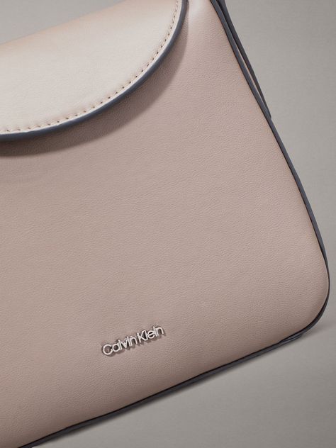 Cartera de Mano Soft Sculpt Beige Calvin Klein-3