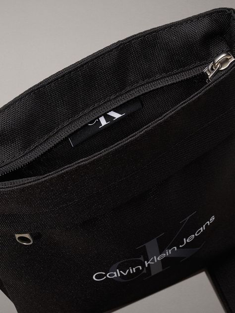 Bolso Reporter Sport Essential Negro Calvin Klein-2