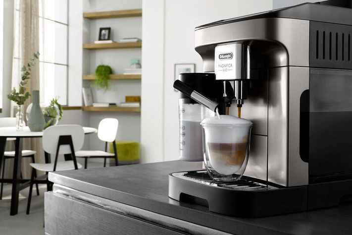 Cafetera Magnifica Evo Latte-5
