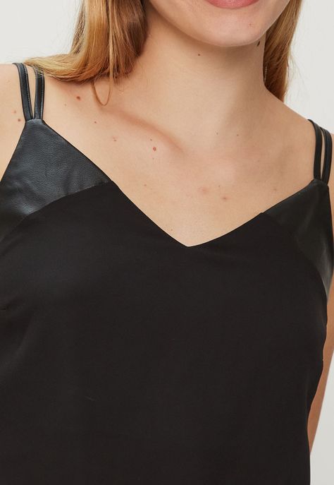 Blusa Lisa Negro iO 14020124050102-1