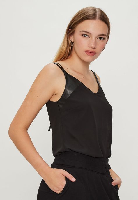 Blusa Lisa Negro iO 14020124050102-3