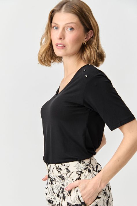 Polera Escote En V Negro Ma Griffe 14202224007102-3