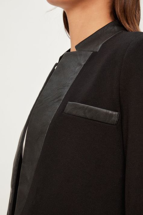 Blazer Liso Negro iO 16020224002102-1