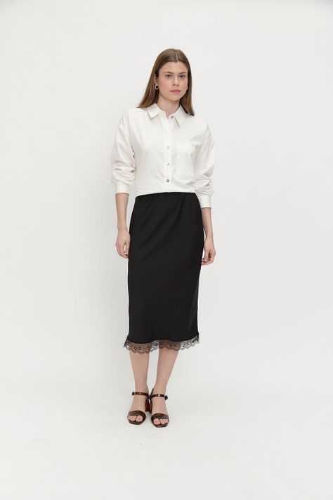 Falda Lisa Encaje Negro Ash 12307224050102-0
