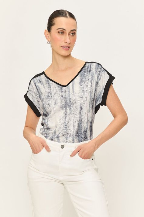 Polera Doble Tela Estampada Negro Ash 14307224003102-0