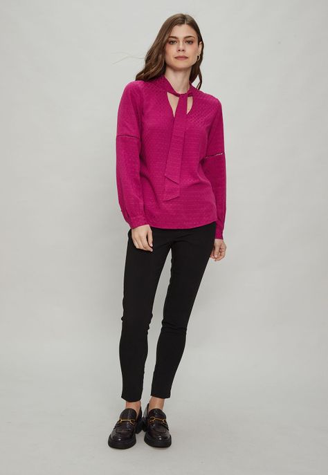 Blusa Textura Con Lazo En Cuello Burdeo Ash 14007124054112-0