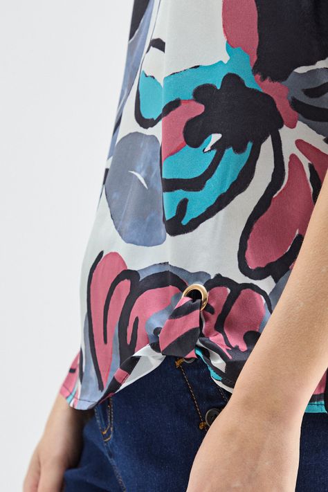 Polera Con Nudo Estampada Negro Ma Griffe 14602224058102-3