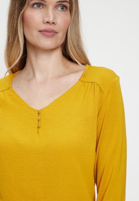Polera Lisa Mostaza Ma Griffe 14202224052314-1