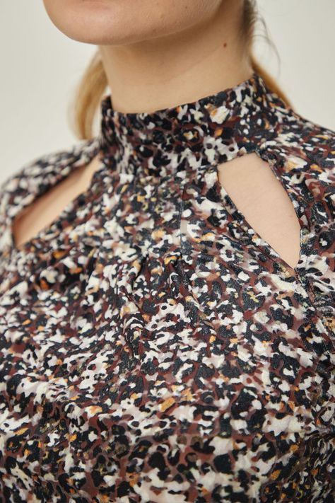 Polera Fantasia Negro iO 14320224051102-1