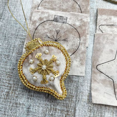 Kit Adornos Navidad terciopelo- Goldwork +clase online-2