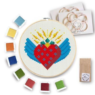 Kit de Bordado Punto Cruz Corazón Alas-0