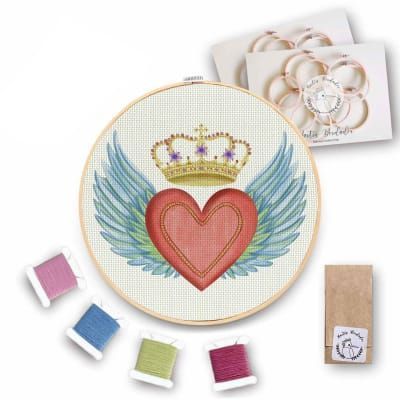 Kit de Bordado Corazón Alas con Corona-0