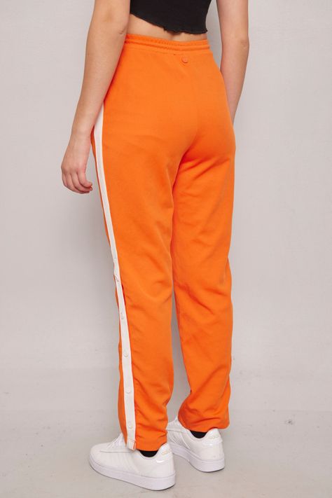 Buzo deportivo  naranja hunter talla S-2