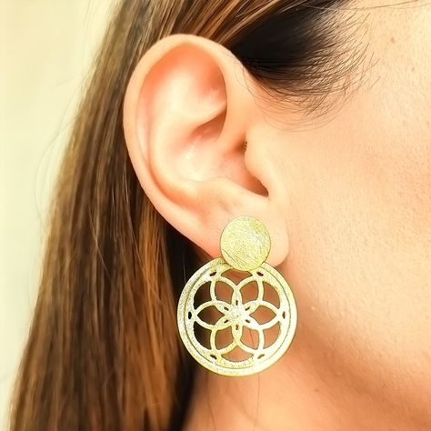 Aros Sara Flor Vida Satinado Enchapado Oro 18K-1