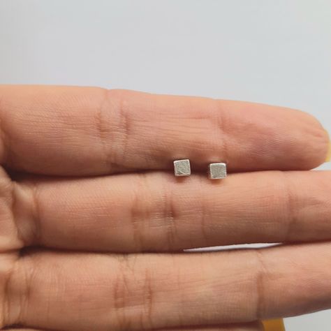 Aros Mini Cubo Satinado Plata Fina 925-2