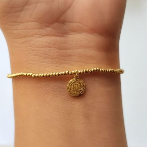 Pulsera Bolitas Medalla San Benito Enchapado Oro 18K Elásticada -3