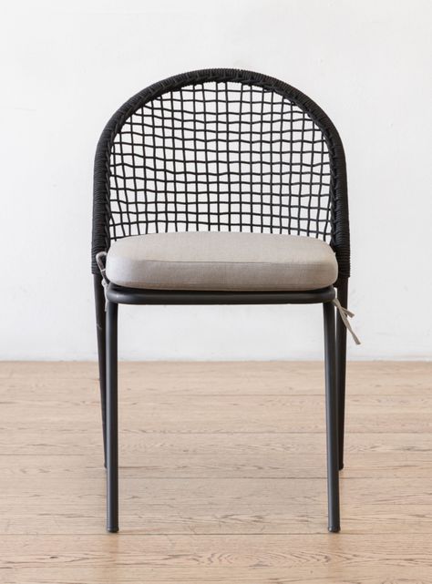 Silla Terraza Poly Negra-3