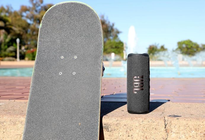 PARLANTE BLUETOOTH JBL FLIP 6 - GRIS-4