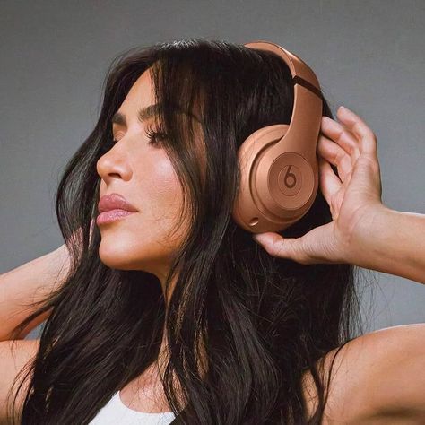 Audífonos Bluetooth Beats Studio Pro - Beats x Kim Kardashian - Dune-4